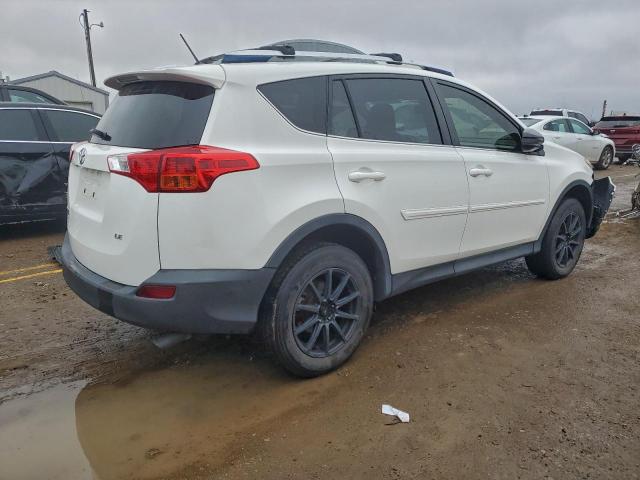 Toyota RAV4 Le Image 4