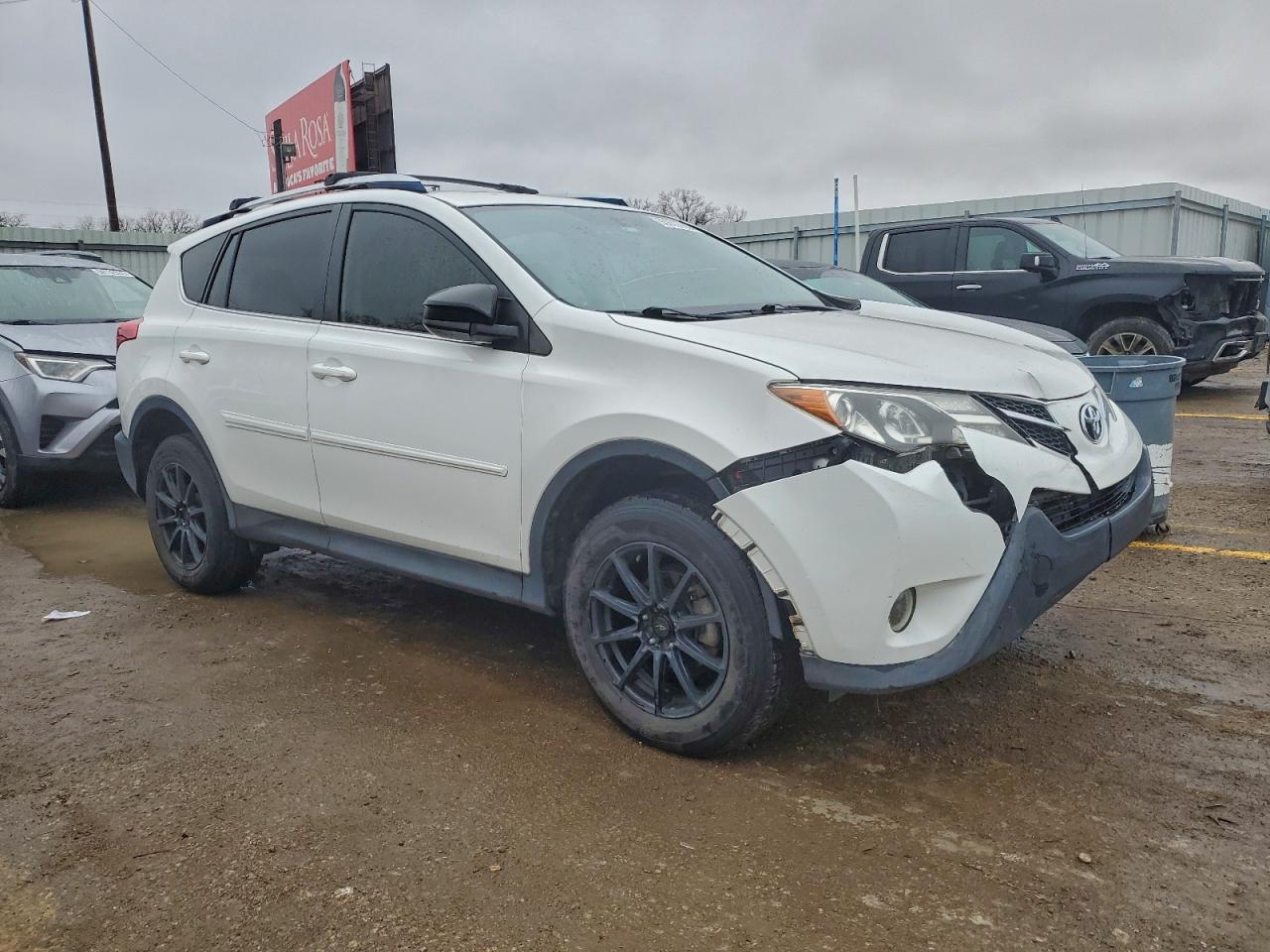 Toyota RAV4 Le Image 9