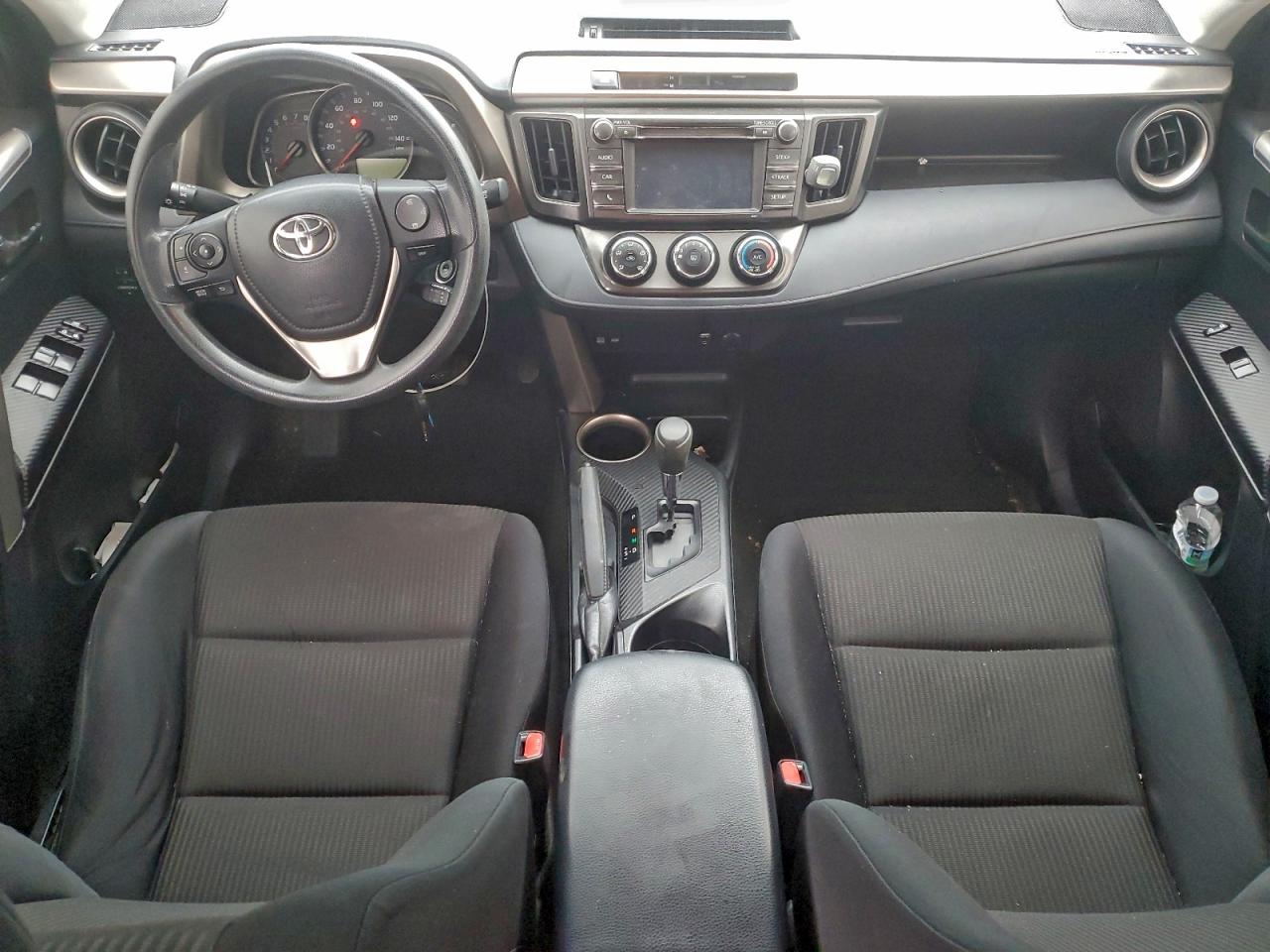 Toyota RAV4 Le Image 7