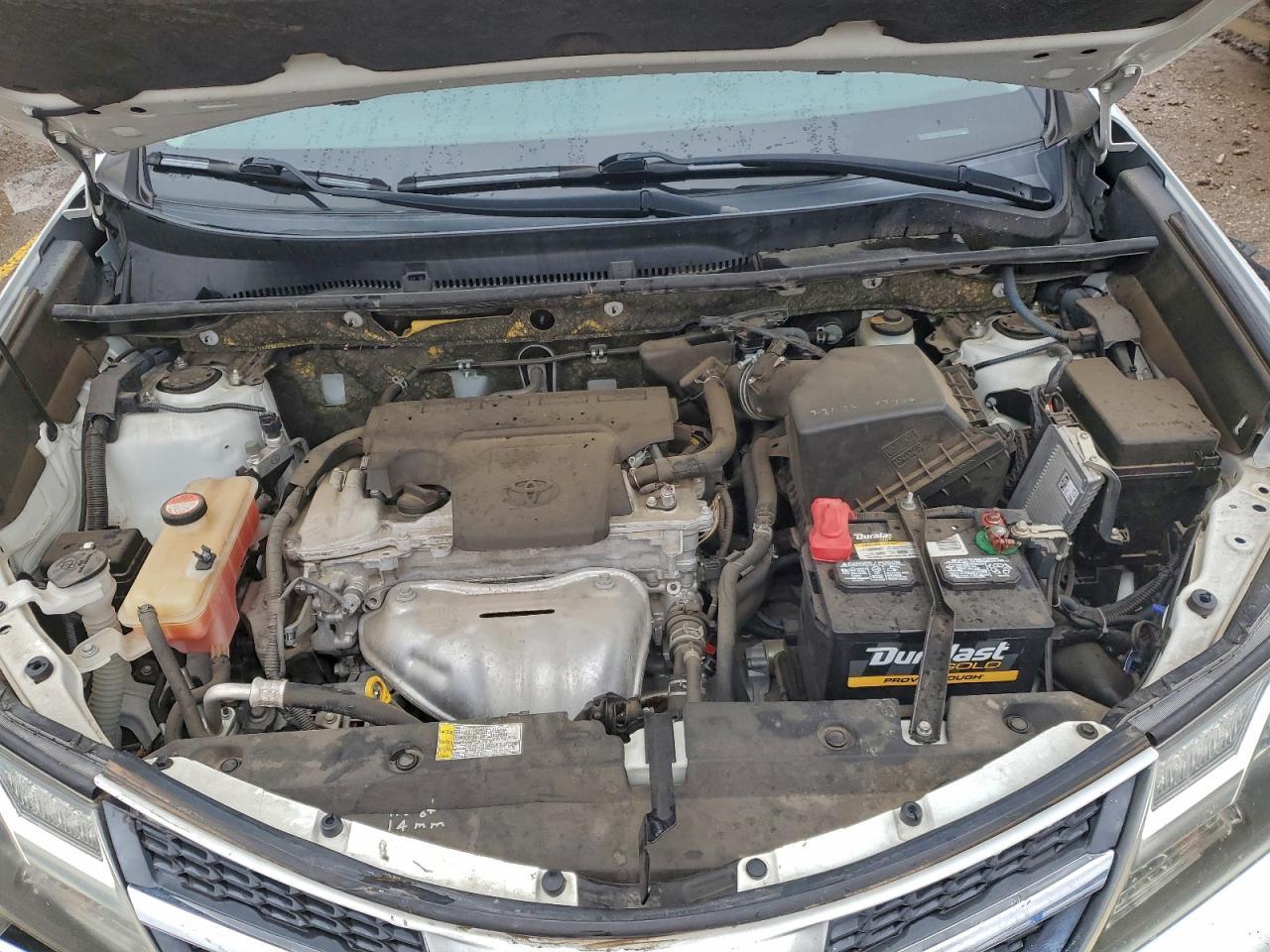 Toyota RAV4 Le Image 12