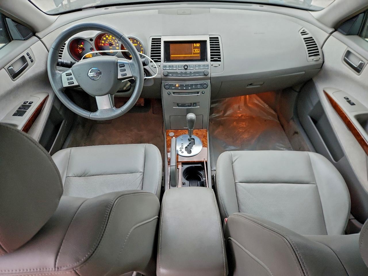 Nissan Maxima Se Image 6