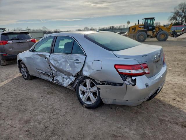 Toyota Camry Base Image 5