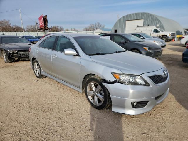 Toyota Camry Base Image 8