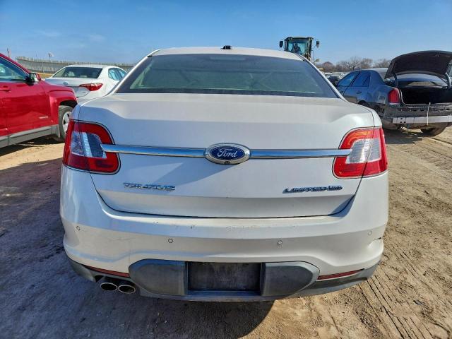 Ford Taurus Limited Image 3