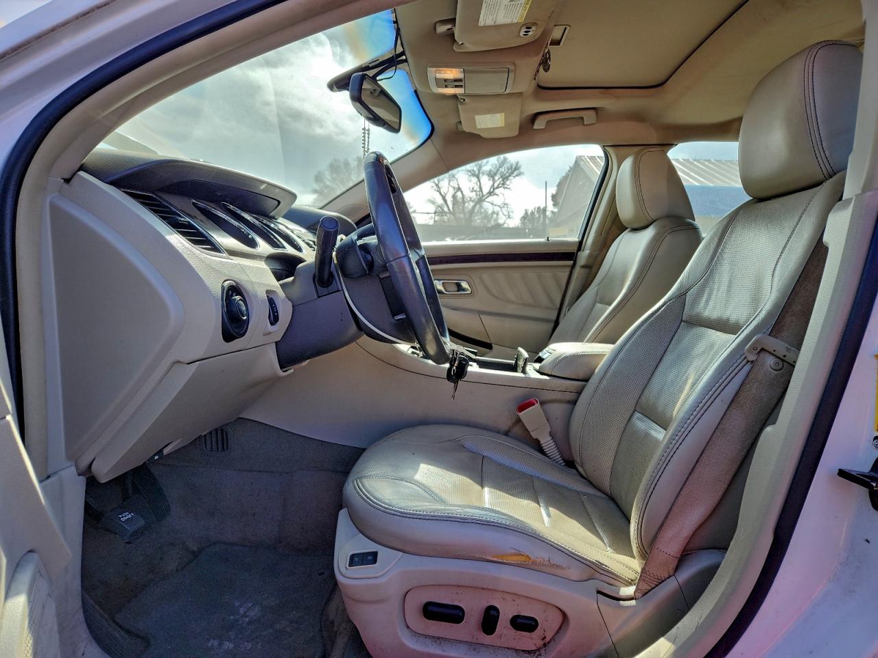 Ford Taurus Limited Image 8