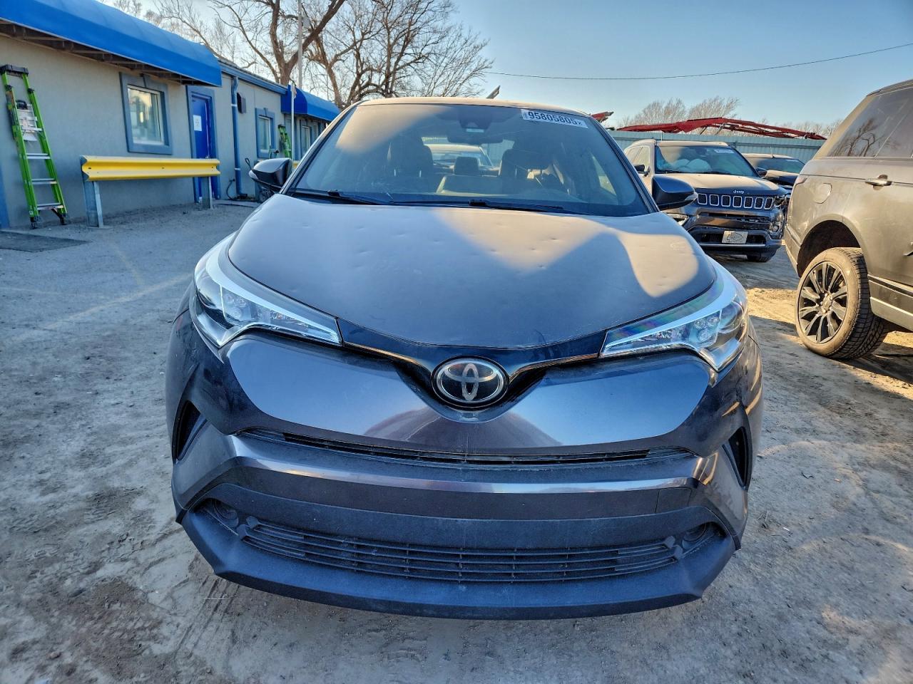 Toyota C-HR Xle Image 3