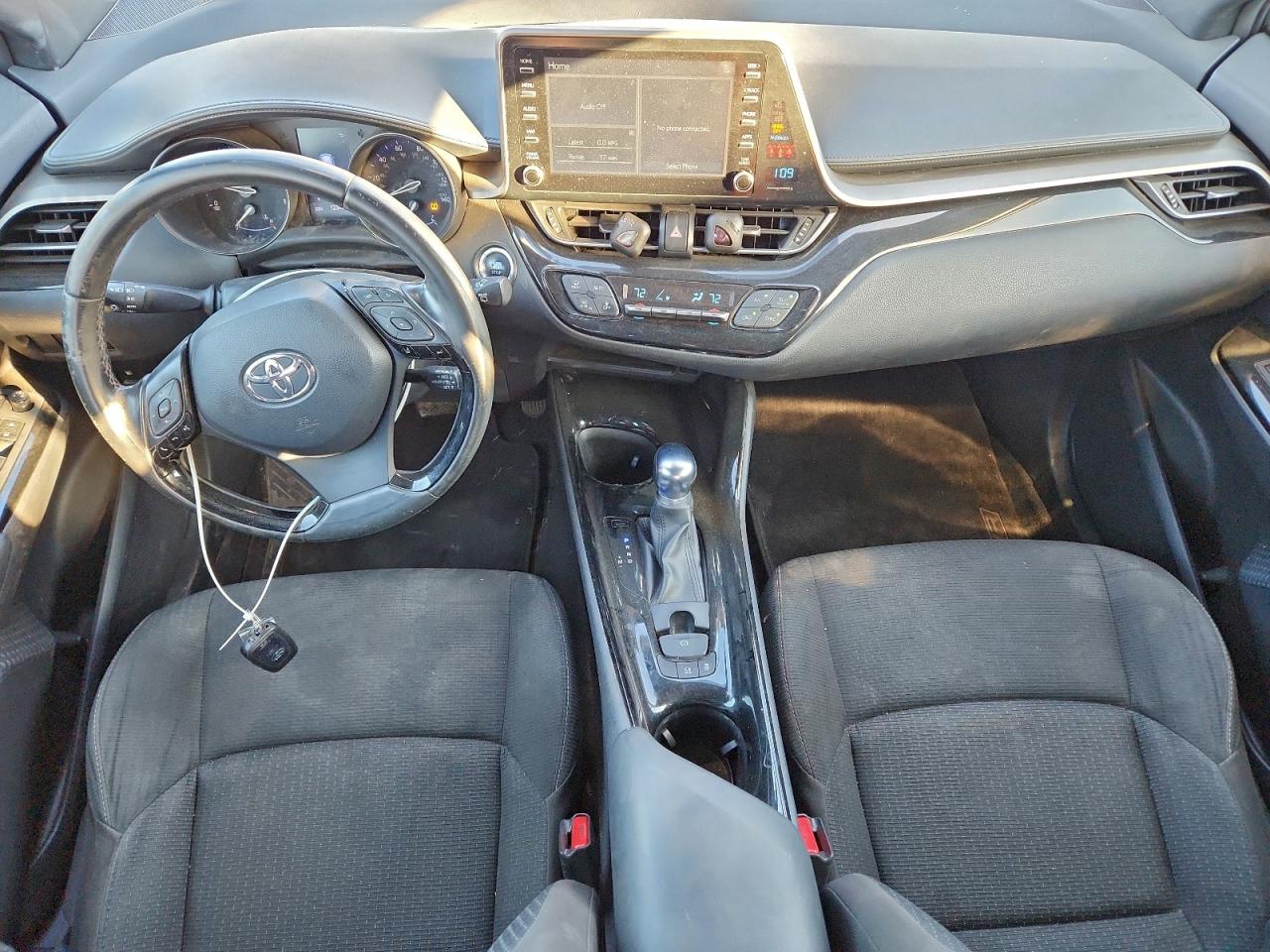 Toyota C-HR Xle Image 6