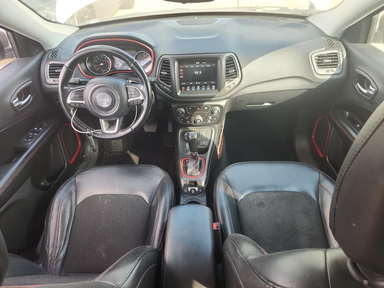 Jeep Compass Trailhawk Image 4