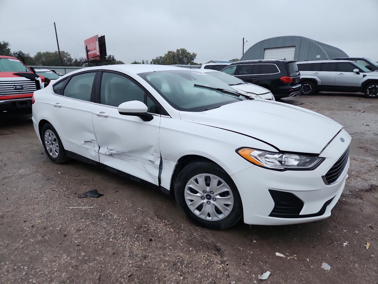 Ford Fusion S Image 3