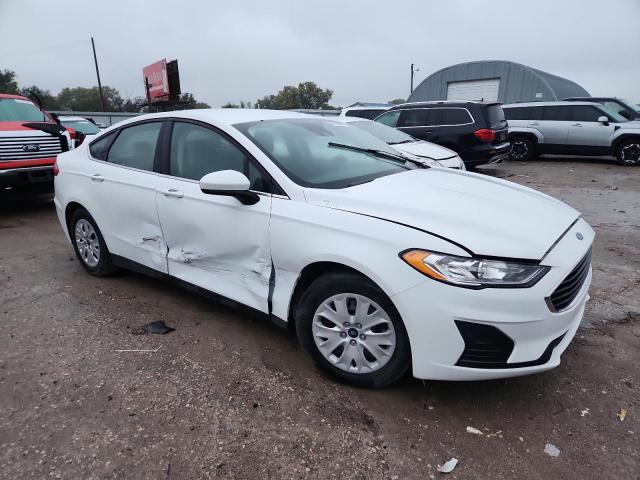 Ford Fusion S Image 3