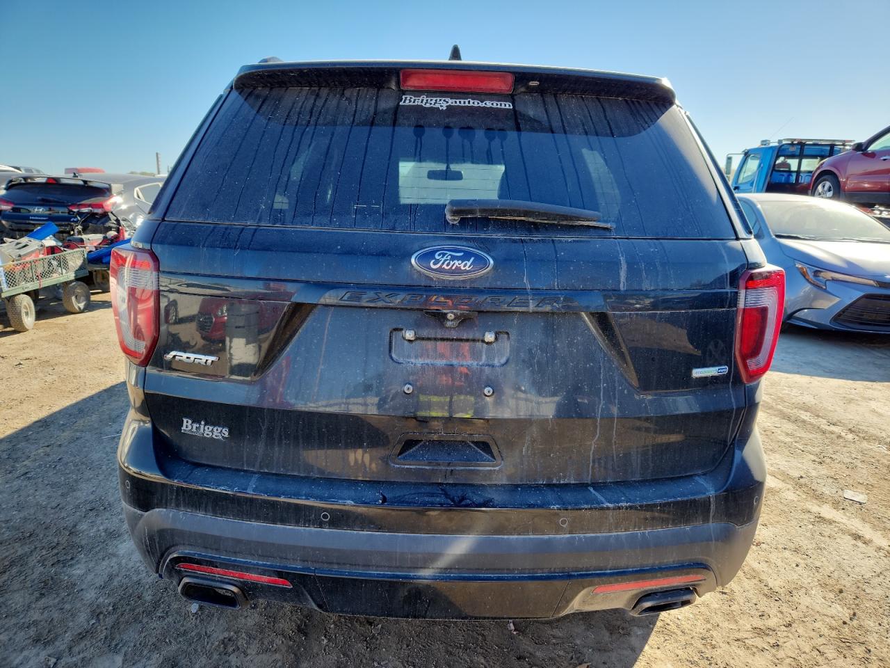 Ford Explorer Sport Image 9