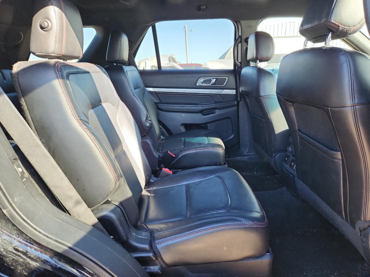 Ford Explorer Sport Image 12