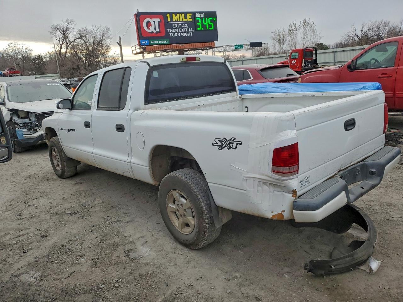 Dodge Dakota Quad Image 2