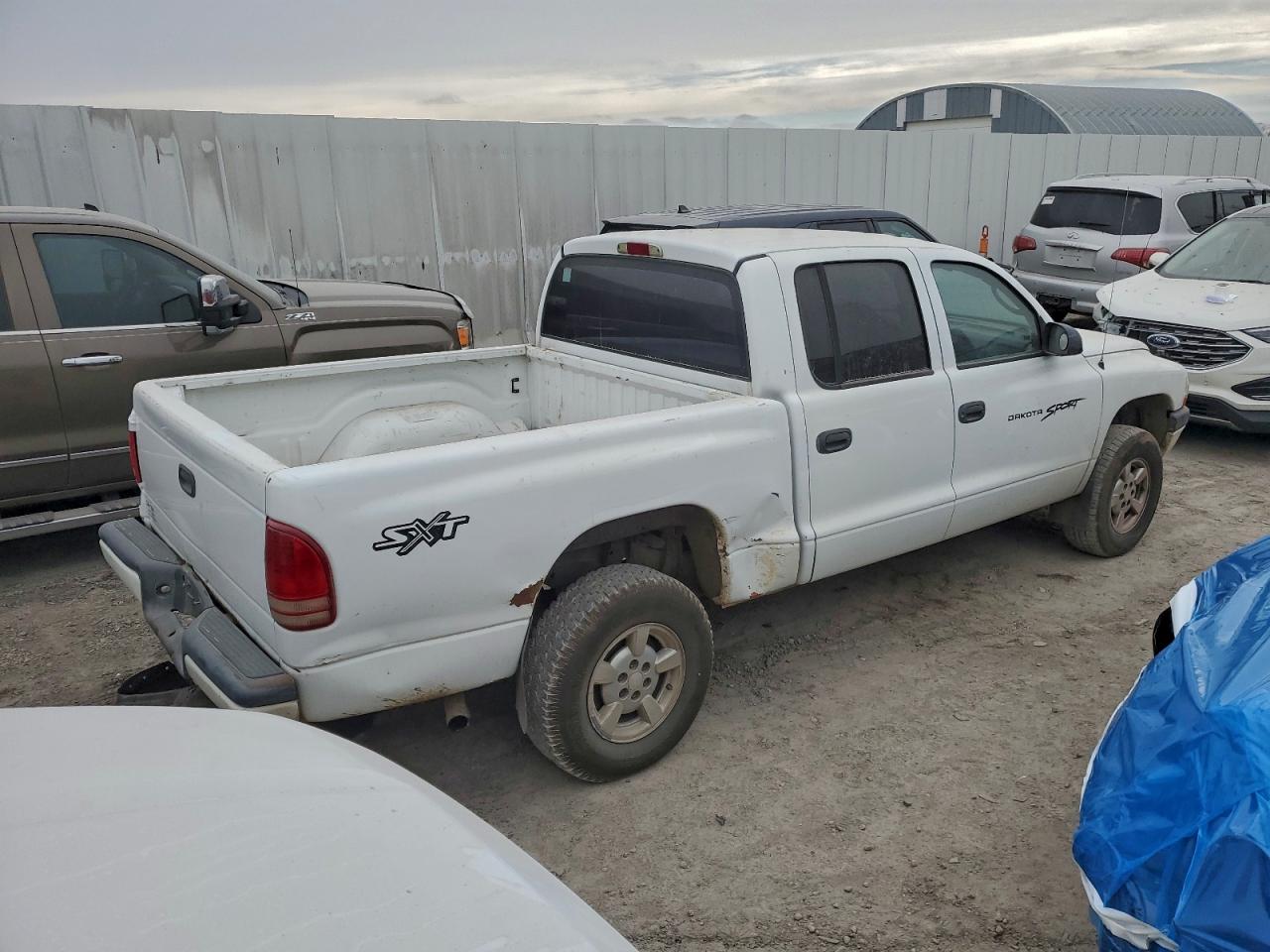 Dodge Dakota Quad Image 3