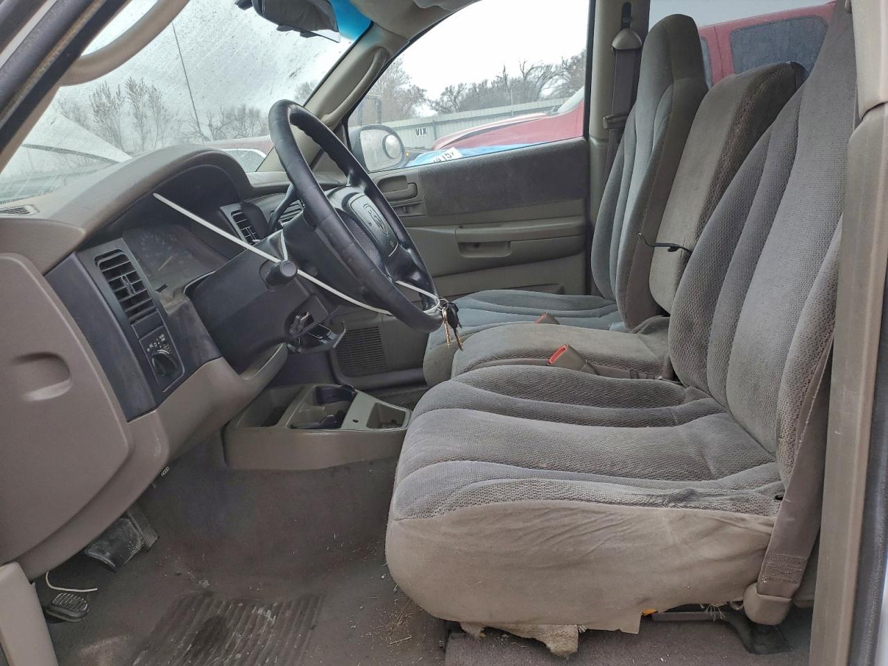 Dodge Dakota Quad Image 4