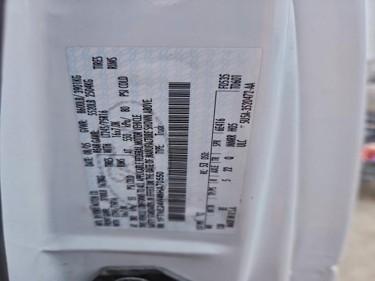 Ford Econoline E250 Van Image 9