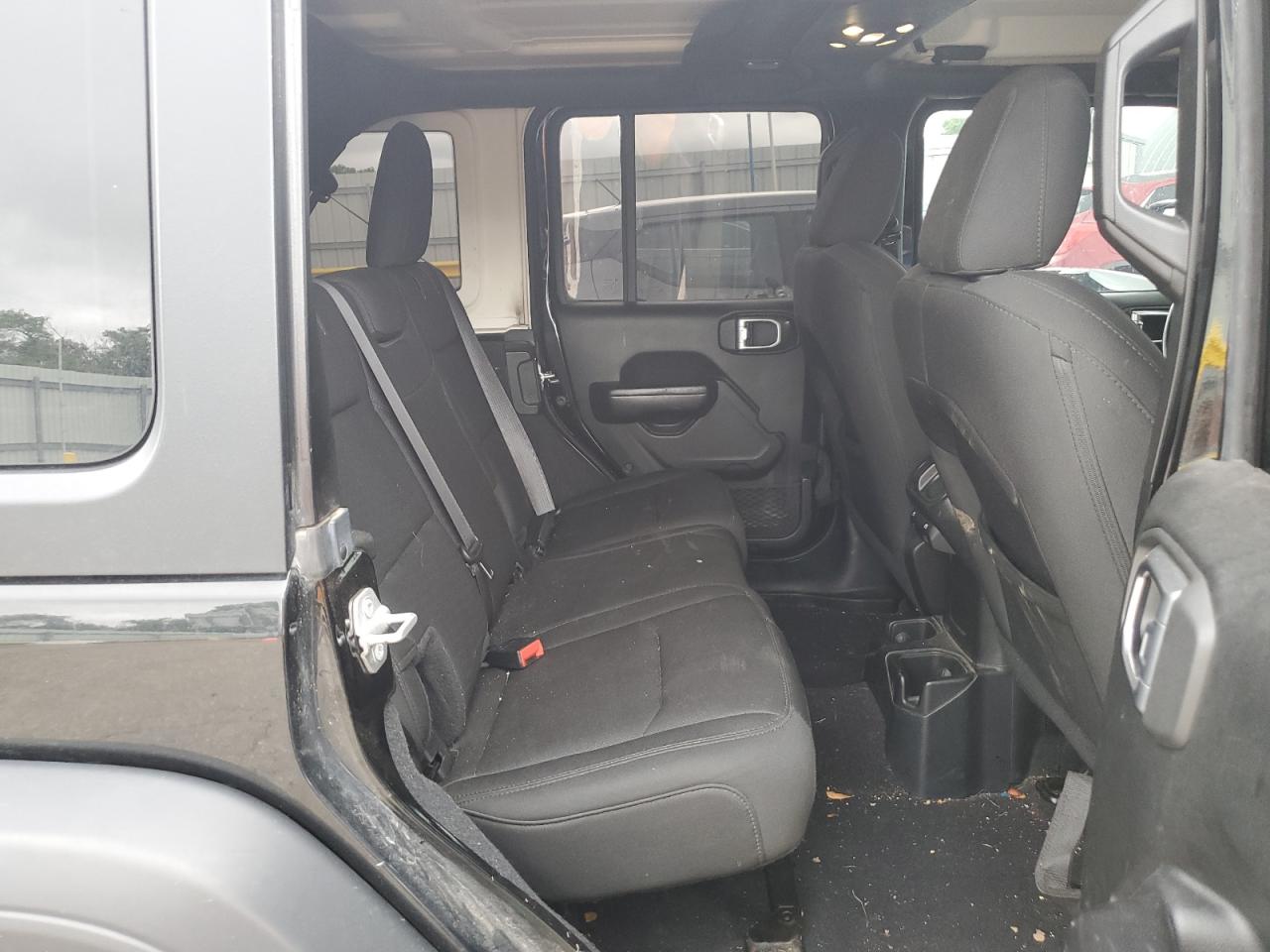 Jeep Wrangler Sport Image 11