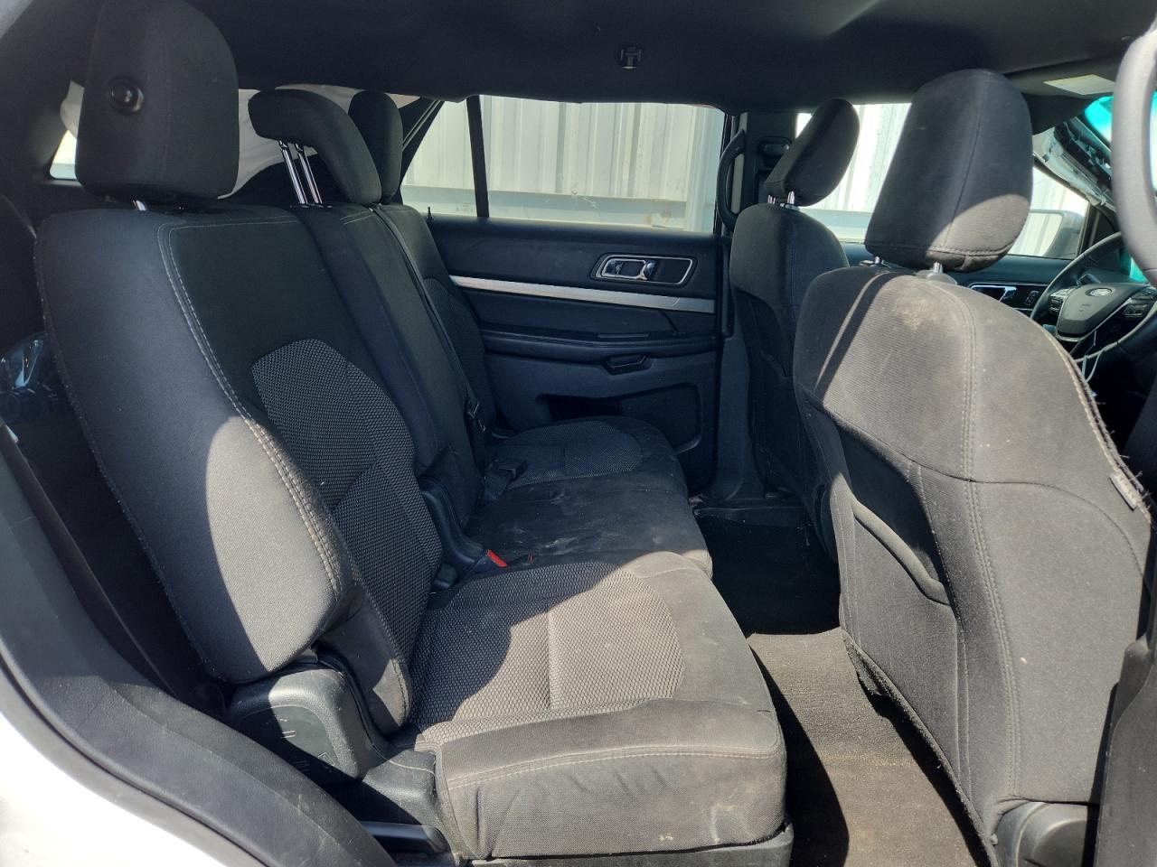 Ford Explorer Xlt Image 9