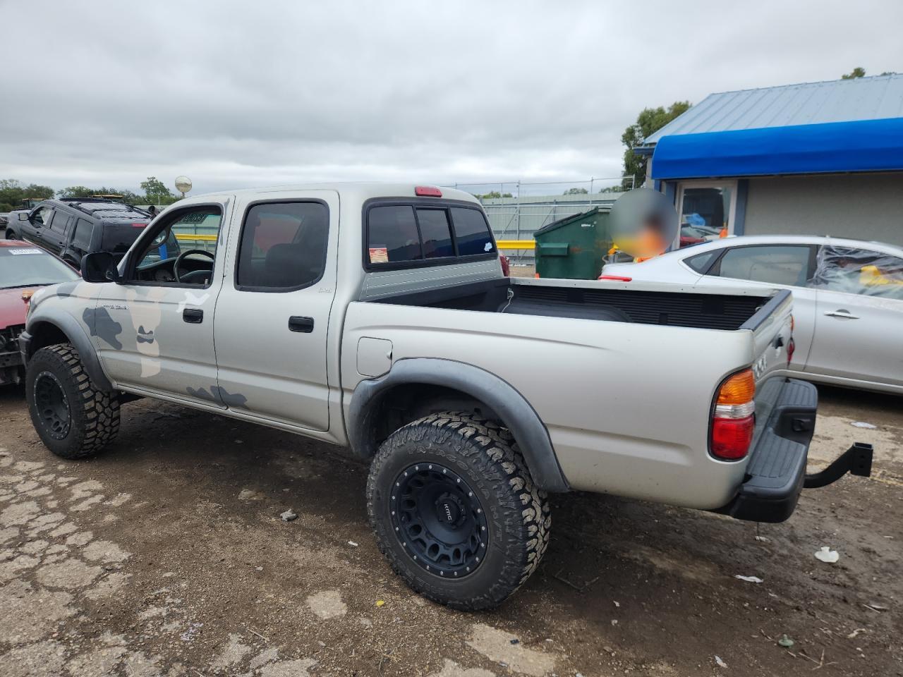 Toyota Tacoma Double Cab Image 2