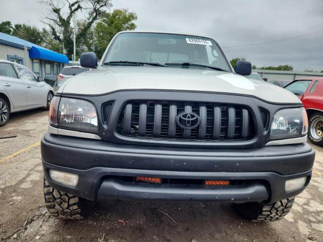 Toyota Tacoma Double Cab Image 4