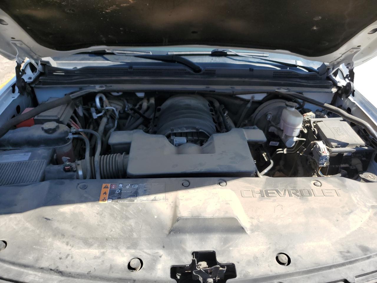 Chevrolet Suburban K1500 Ls Image 13