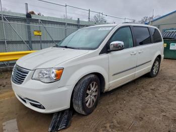  Salvage Chrysler Minivan