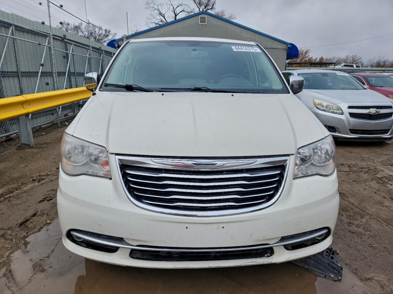 Chrysler Minivan Touring L Image 4