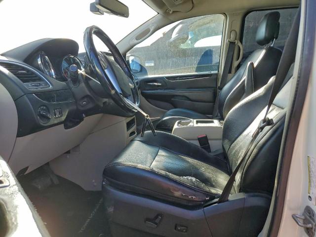 Chrysler Minivan Touring L Image 13