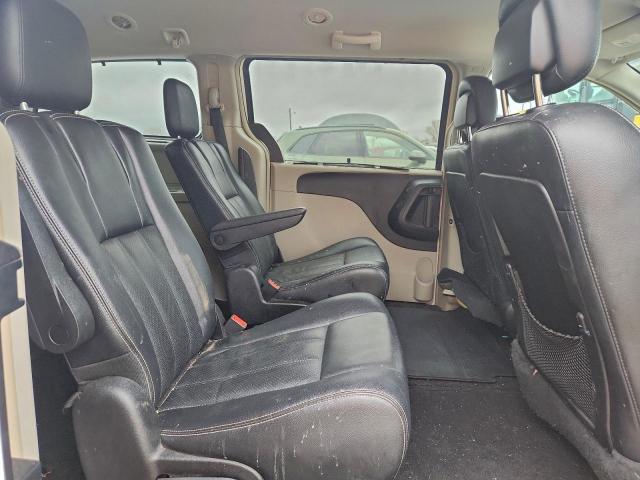 Chrysler Minivan Touring L Image 8