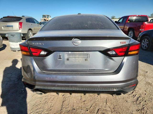 Nissan Altima Sr Image 8