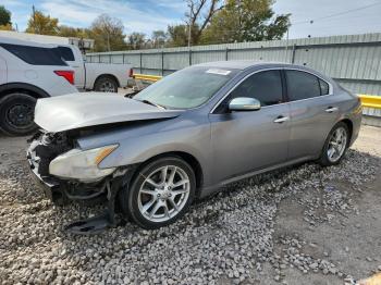  Salvage Nissan Maxima