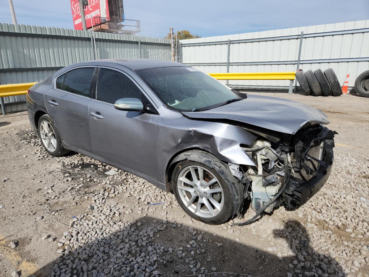 Nissan Maxima S Image 4