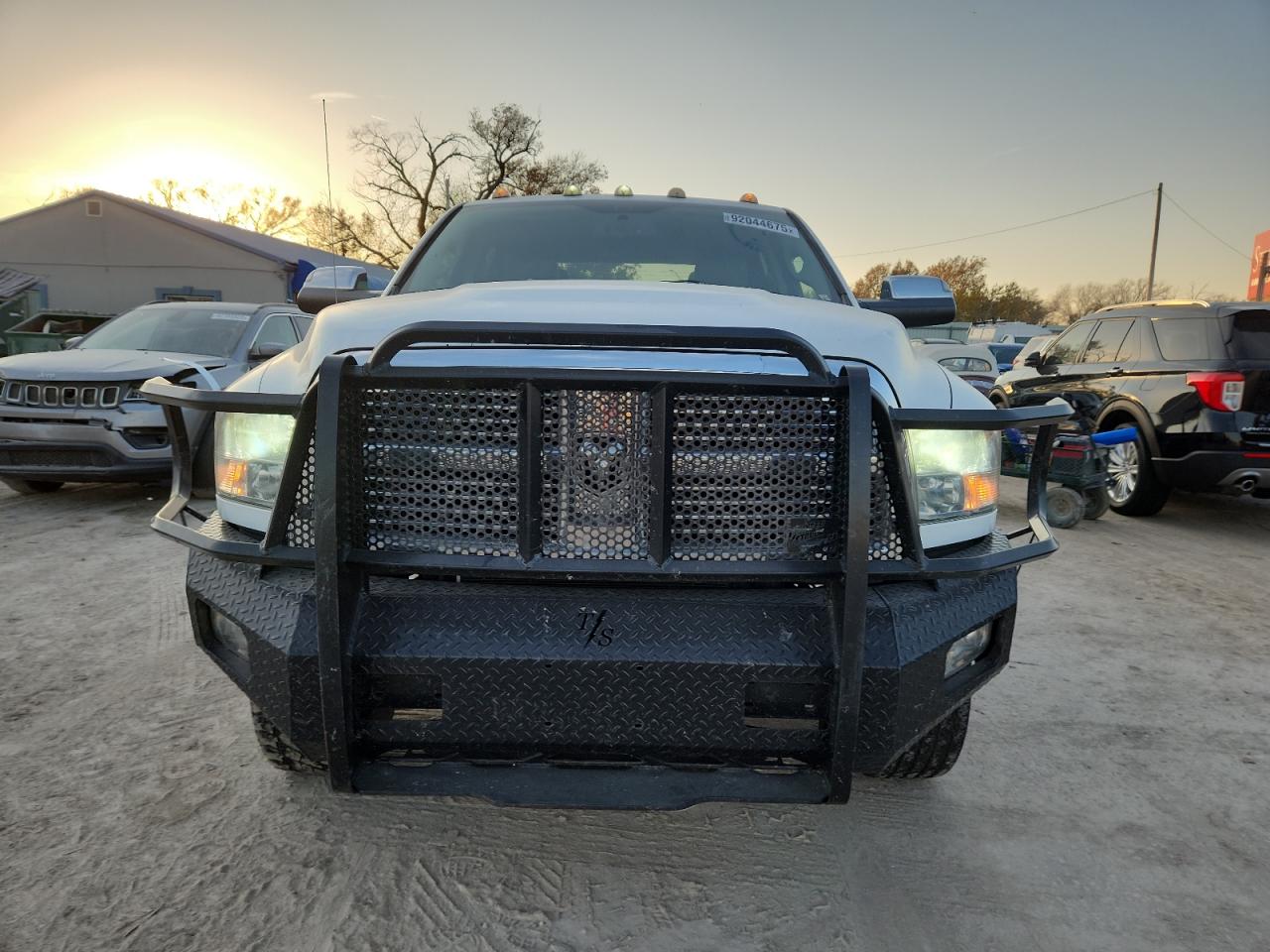 Dodge Ram 2500 Laramie Image 3