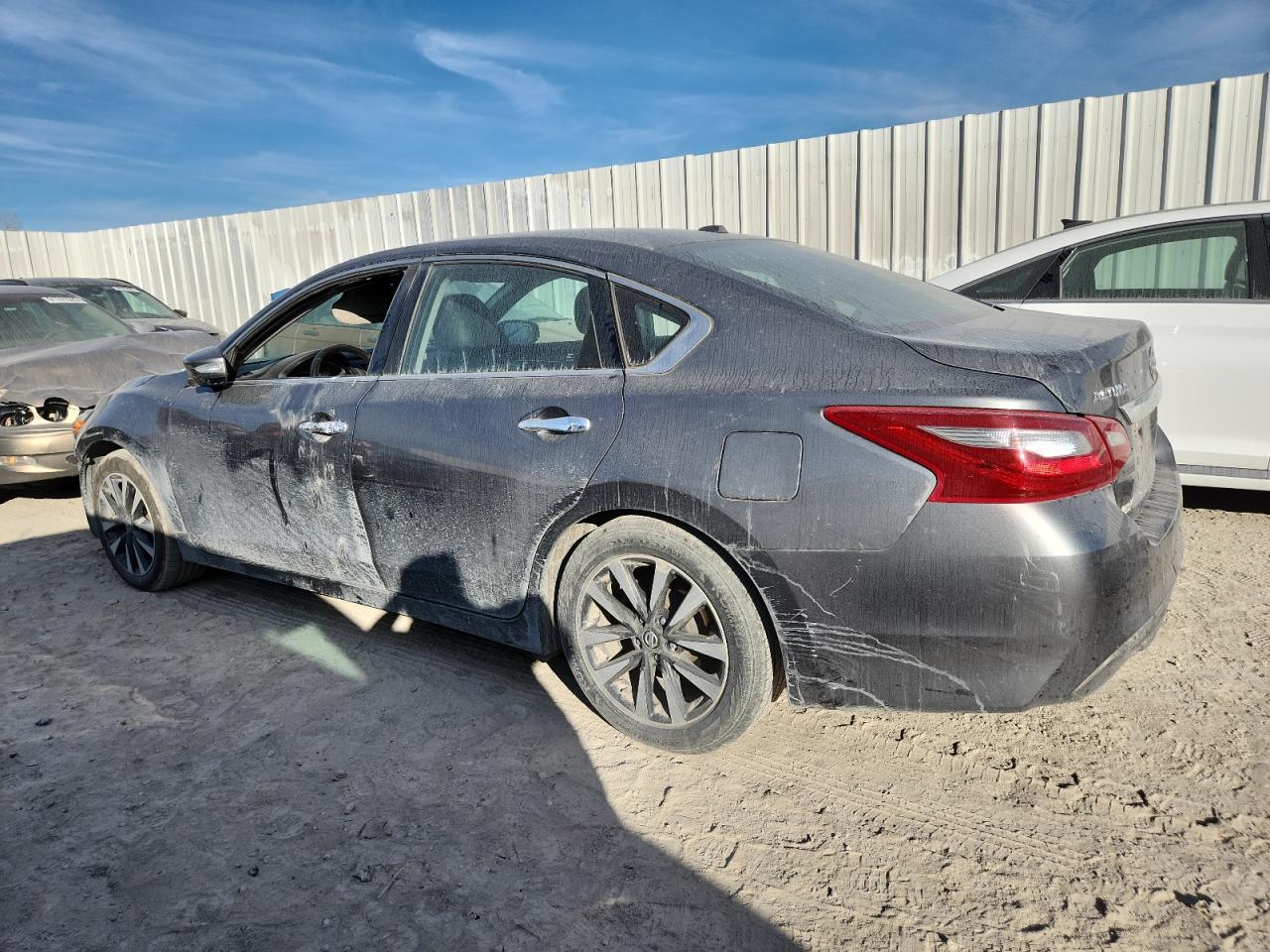 Nissan Altima 2.5 Image 3