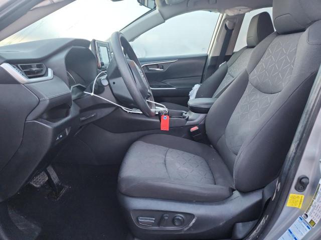 Toyota RAV4 Xle Image 3