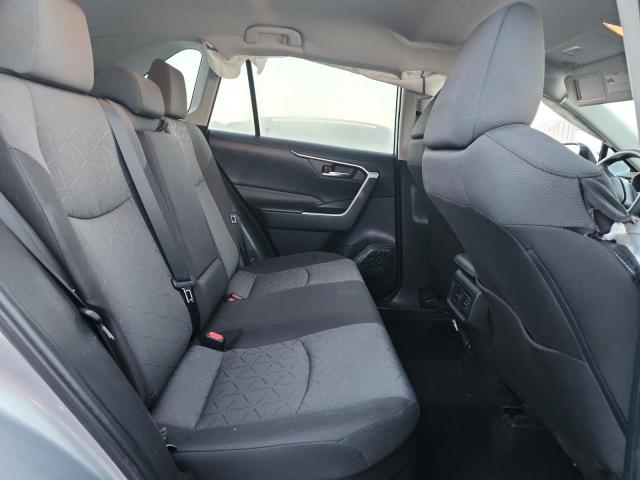 Toyota RAV4 Xle Image 12