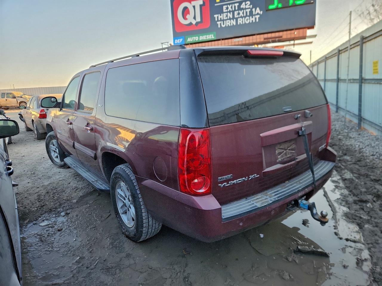 GMC Yukon K1500 Image 10
