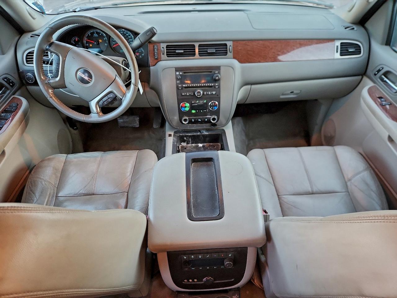 GMC Yukon K1500 Image 3