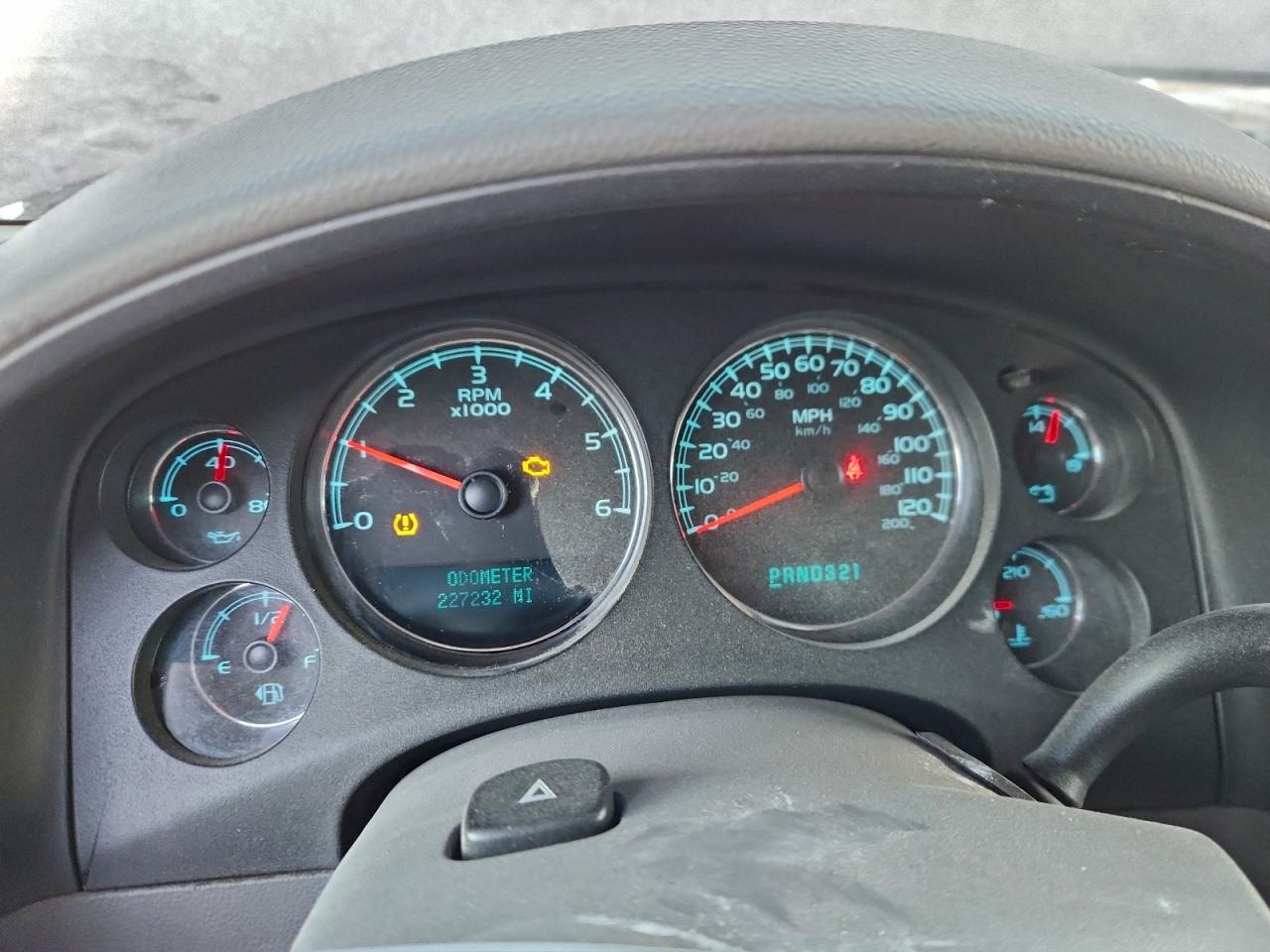 GMC Yukon K1500 Image 8