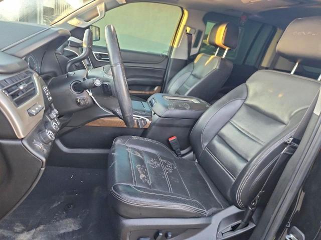 GMC Yukon Denali Image 9