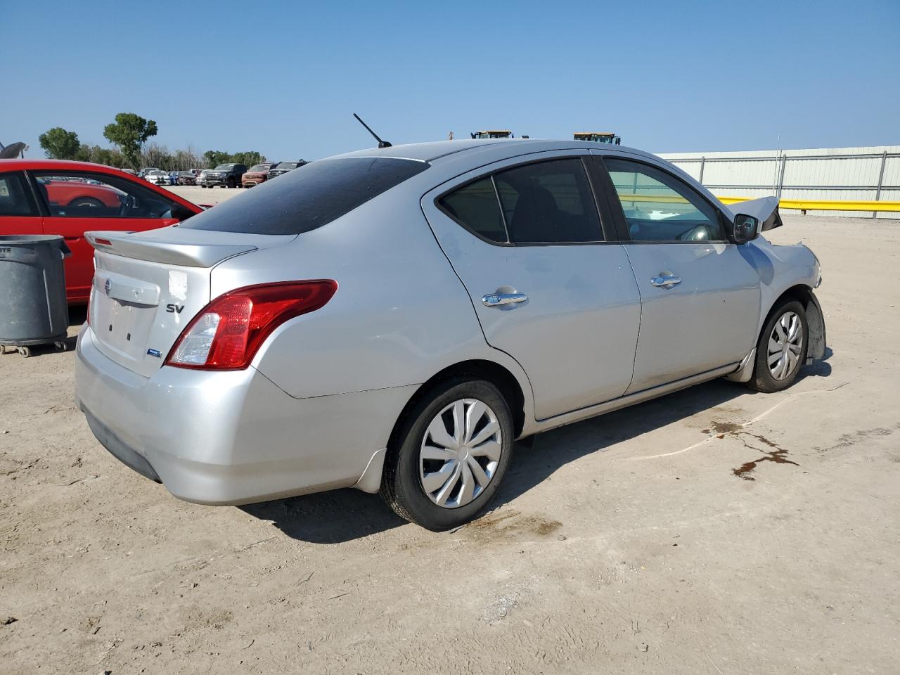 Nissan Versa S Image 4