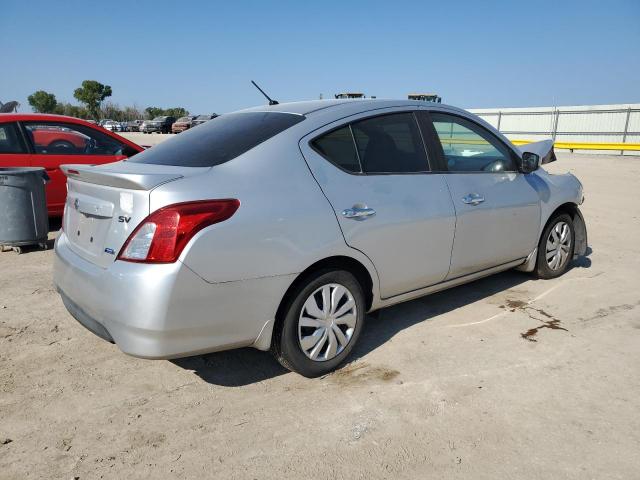 Nissan Versa S Image 4