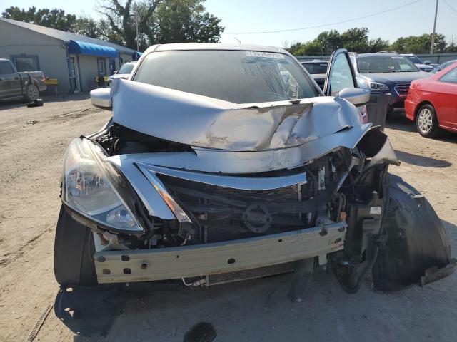 Nissan Versa S Image 10