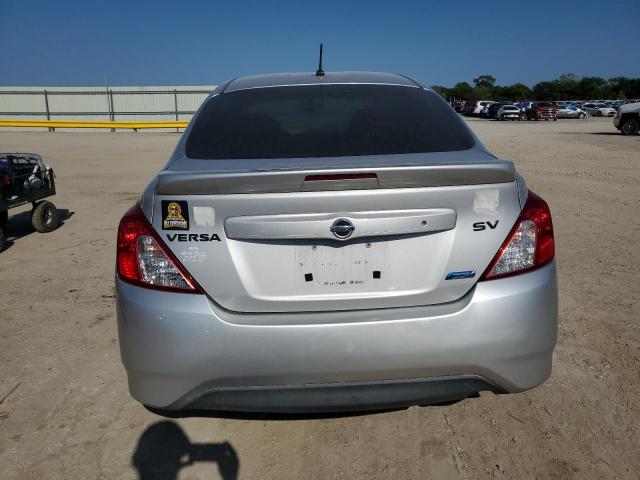 Nissan Versa S Image 2