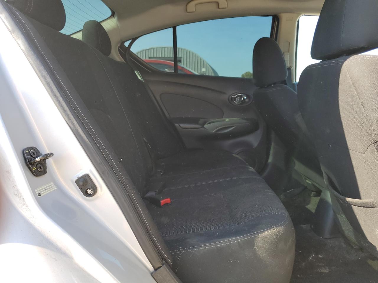 Nissan Versa S Image 7