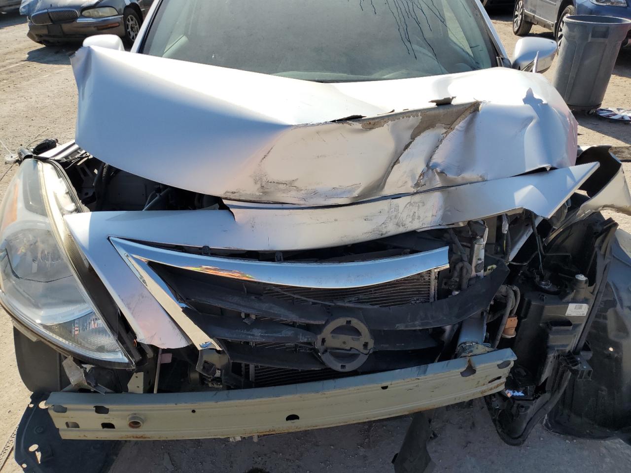 Nissan Versa S Image 12