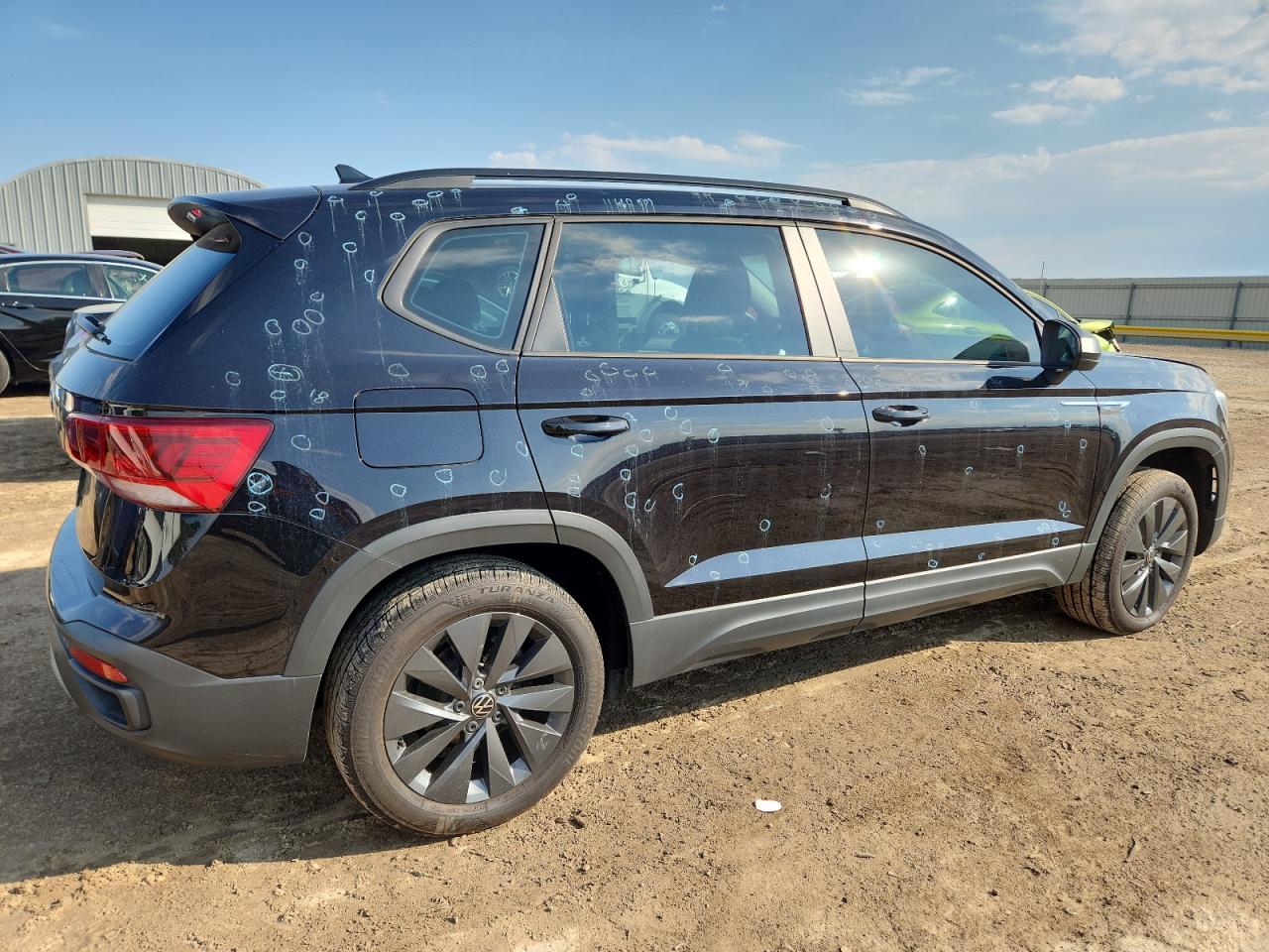 Volkswagen Taos S Image 2