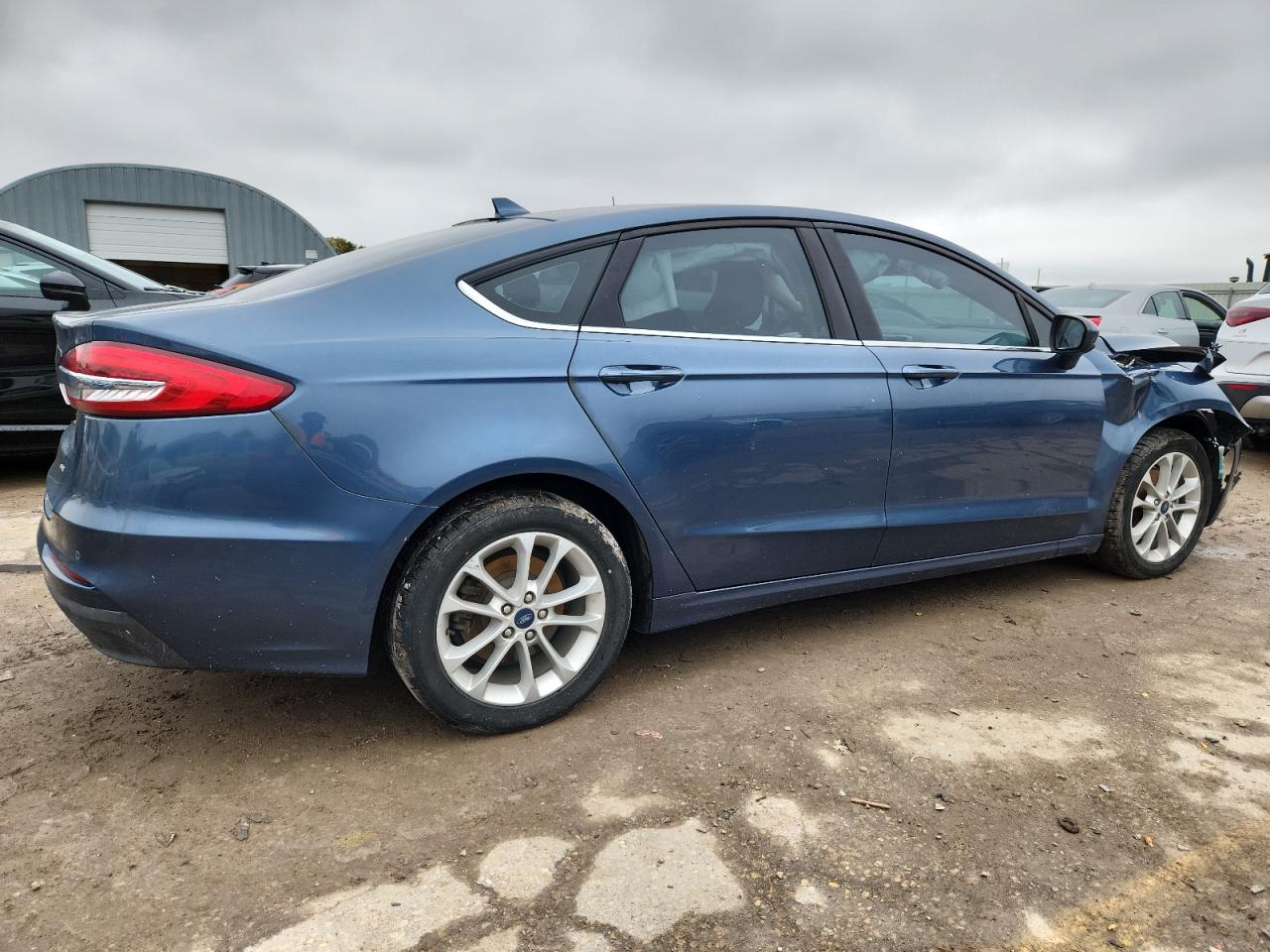 Ford Fusion Se Image 4