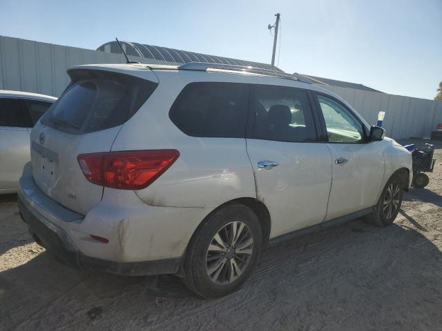Nissan Pathfinder S Image 8