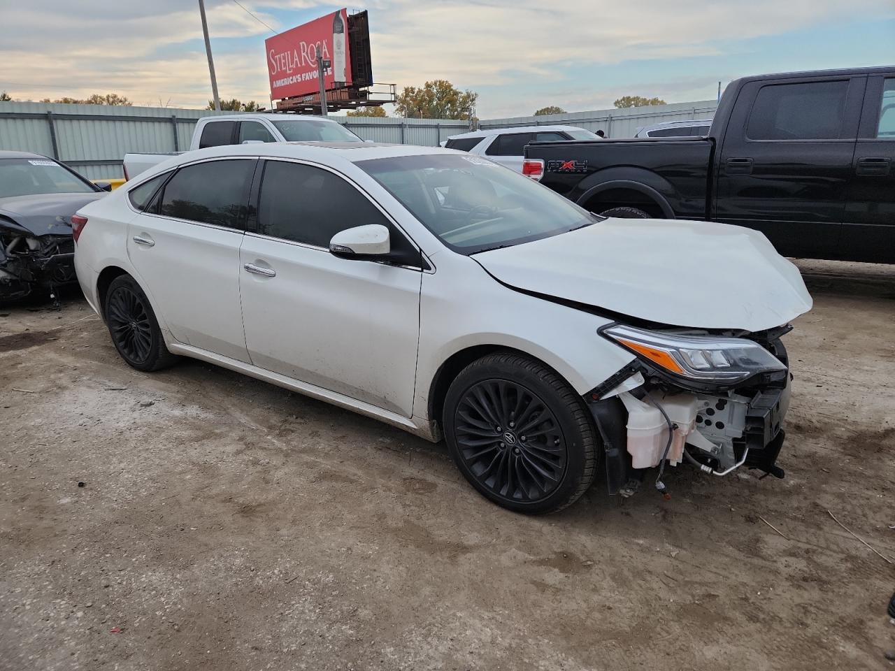 Toyota Avalon Xle Image 2